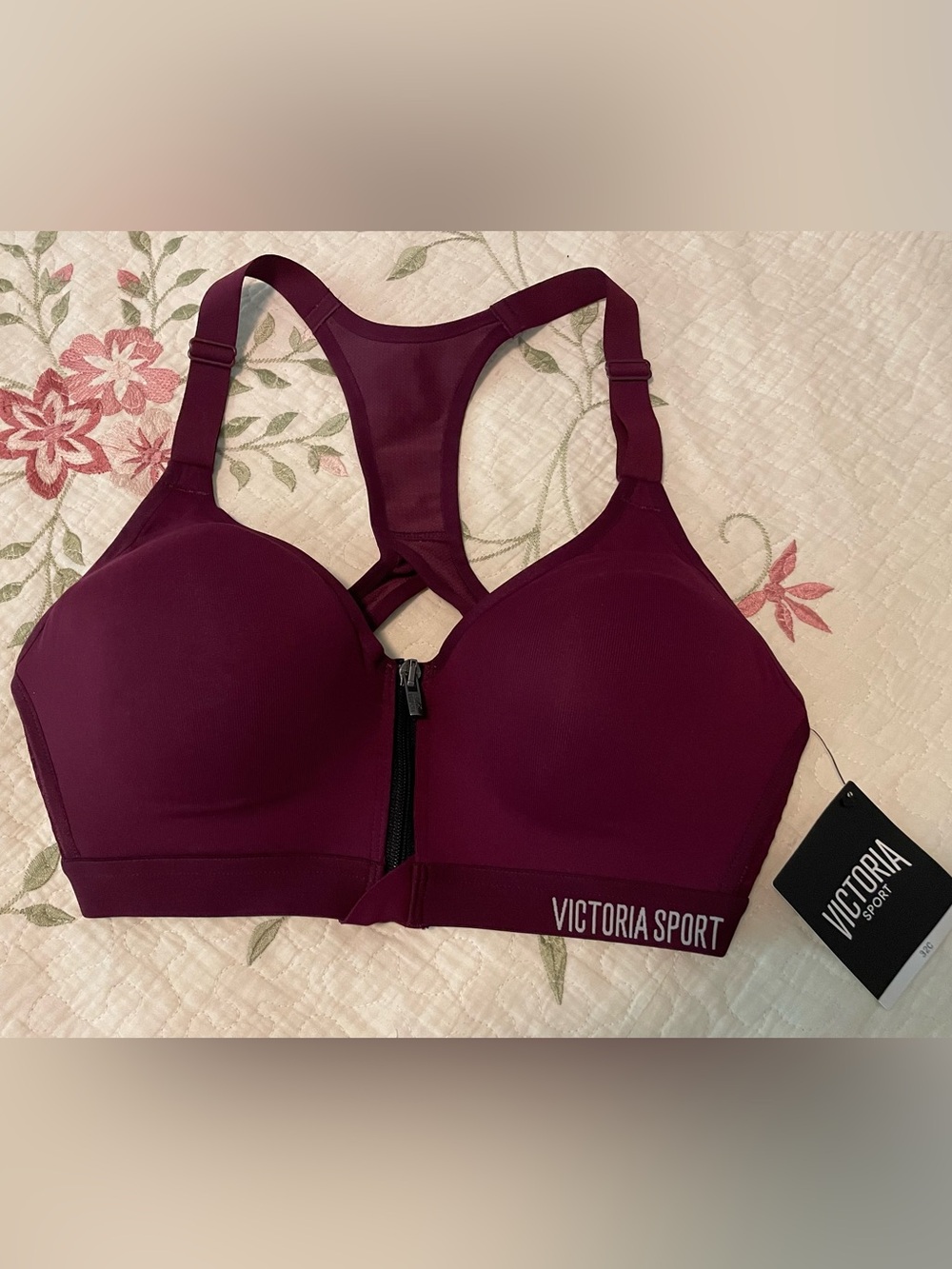 NWT Incredible by Victoria’s Secret Front-Close Sports Bra Plum/Maroon 32C